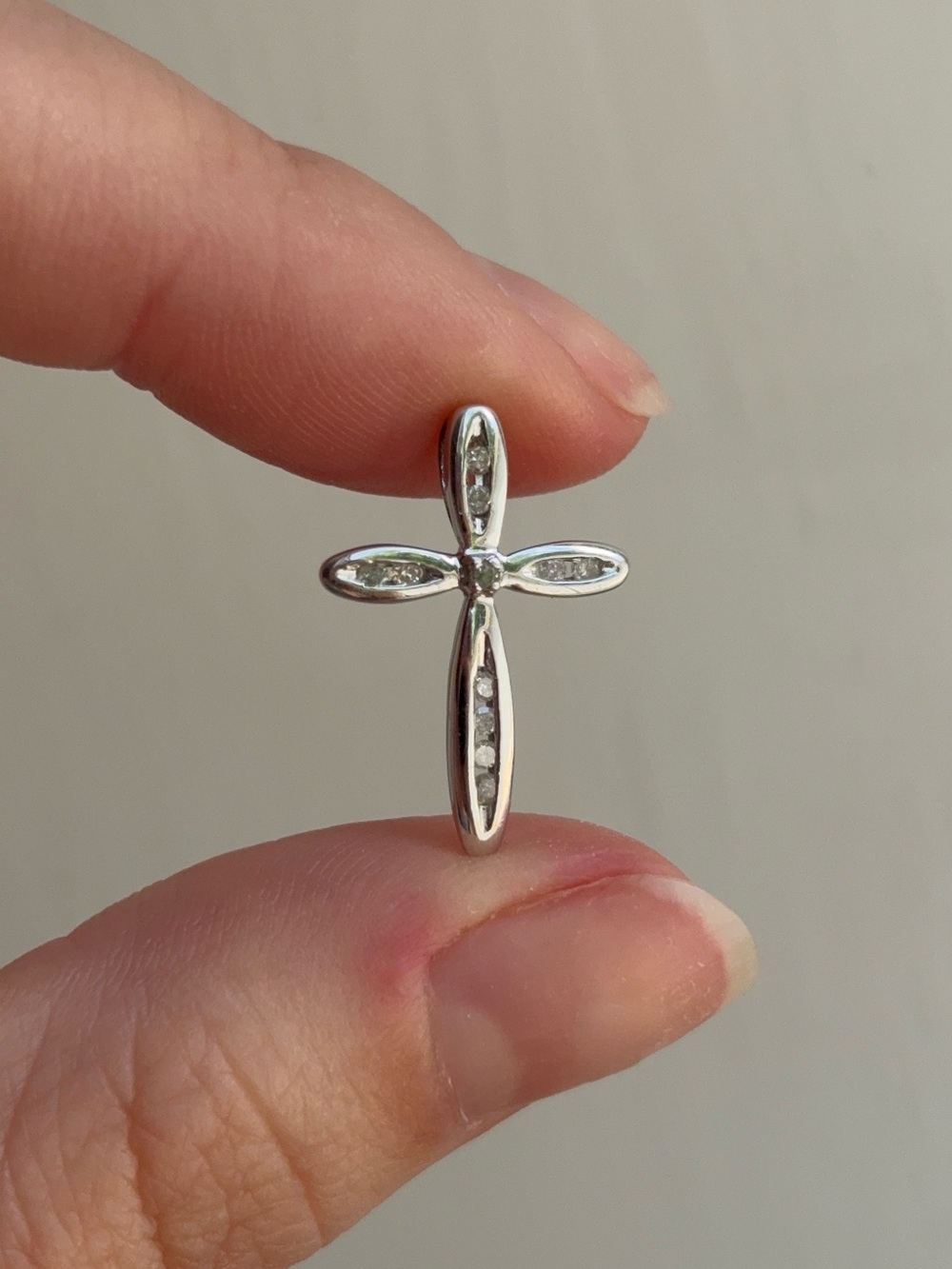 Kay Jewelers 14k White Gold Natural Diamond Cross Pendant - Picture 4 of 8
